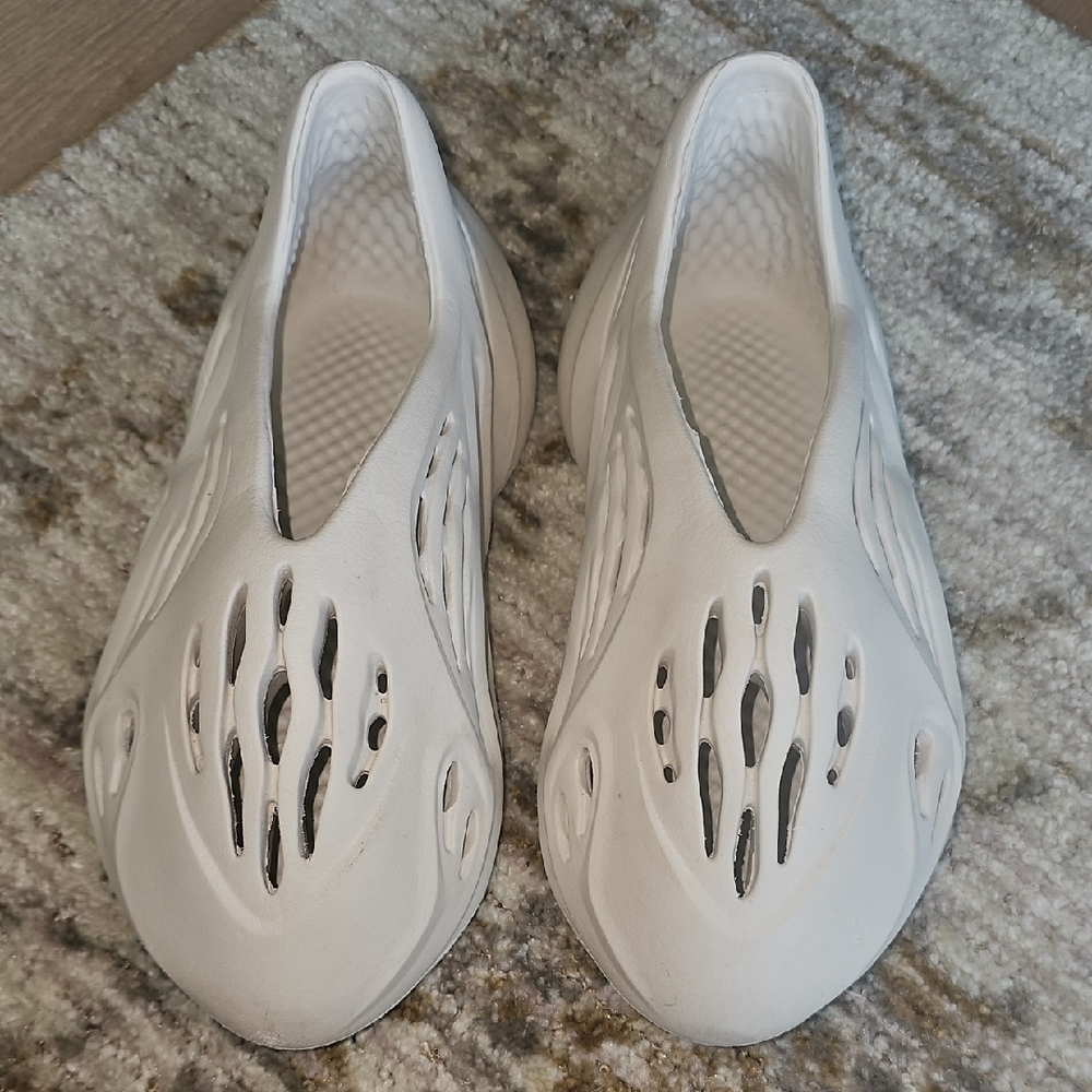 adidas Yeezy Foam Runmers